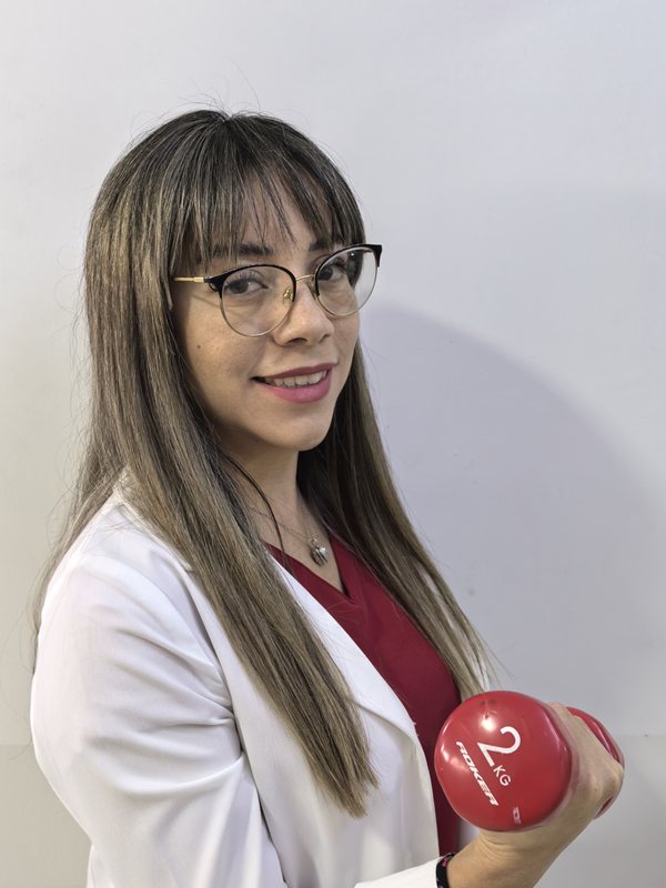 Lic. Alma Alvarado Rojas, encargada del área de fisioterapia de CIFENT